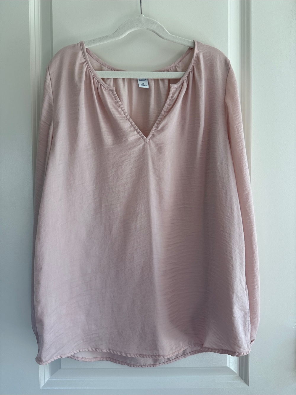 Old Navy Light Blush V-Neck Long Sleeve Blouse
